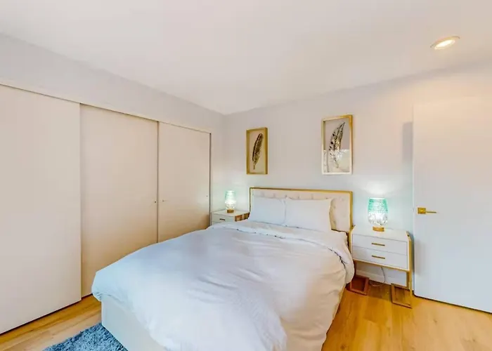 Red Rock Retreat, Pet-Friendly, Fenced Yard Holiday home *
